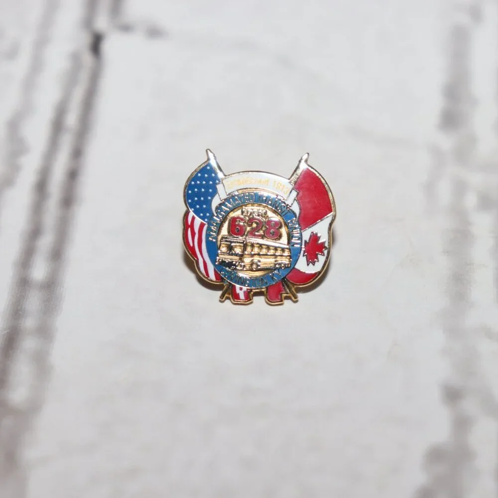Local 628 Covington KY lapel pin Gold .75